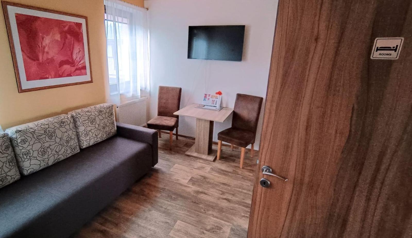 Guest House Sherpa Moravská Třebová Buitenkant foto